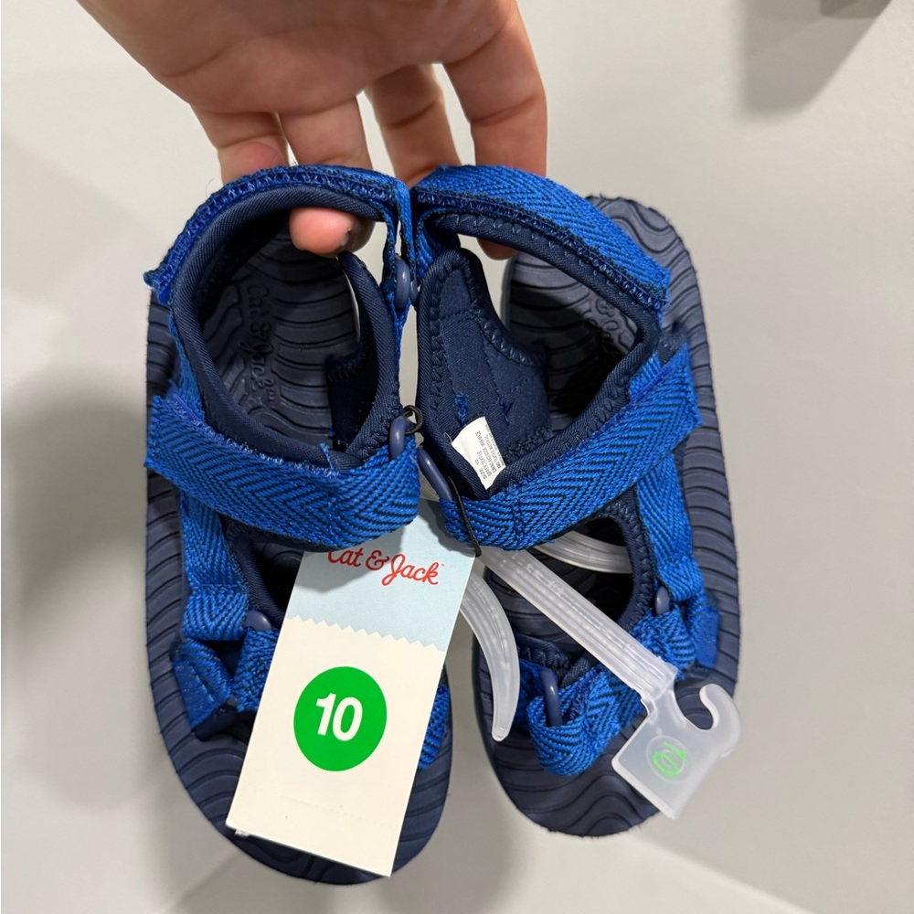 NWT cat & jack Velcro sandals size 10